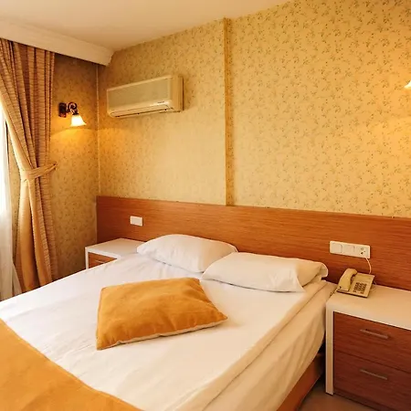 Uestuen Alsancak 3*