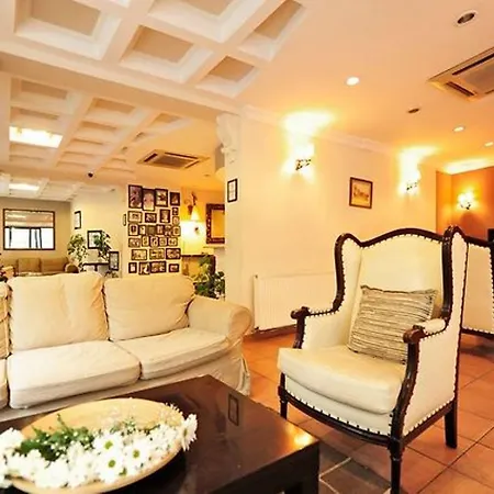 Uestuen Alsancak Hotel 3*