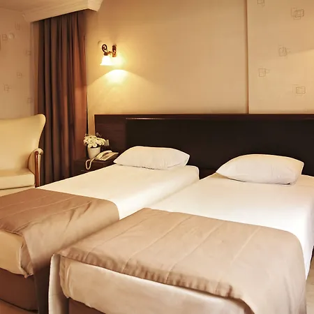 Uestuen Alsancak Hotel 3*