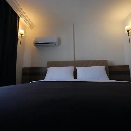 Hotel Uestuen Alsancak 3*