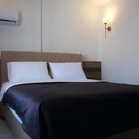 Uestuen Alsancak 3* Izmir