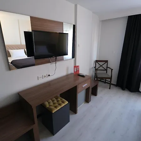 Uestuen Alsancak 3* 伊兹密尔