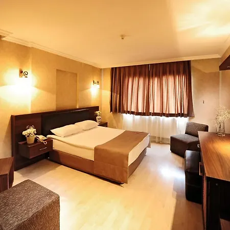 Hotel Uestuen Alsancak 3*