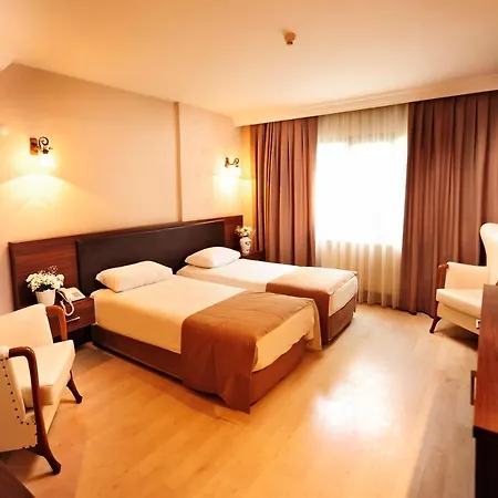 Uestuen Alsancak Hotel 3*