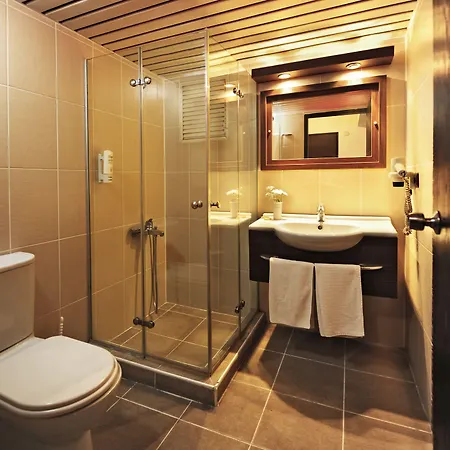 Uestuen Alsancak 3* Измир
