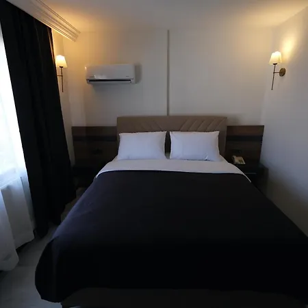 Uestuen Alsancak فندق
