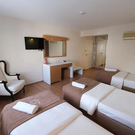Uestuen Alsancak Hotel 3*