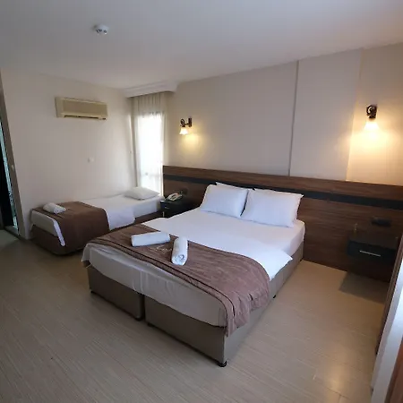 Uestuen Alsancak 3* Измир