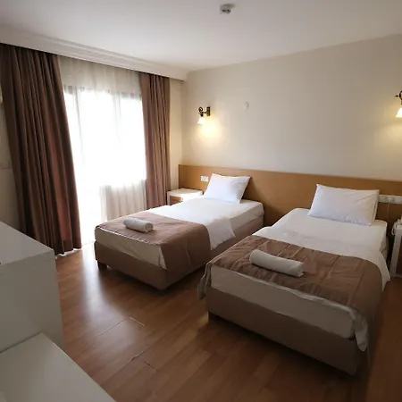 Отель Uestuen Alsancak