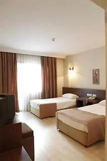 Uestuen Alsancak Отель 3*