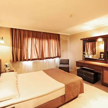 Uestuen Alsancak Отель 3*