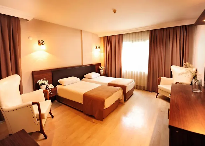 Uestuen Alsancak Hotel 3*
