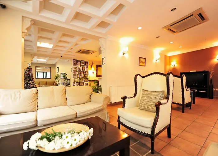 Uestuen Alsancak Hotel 3*