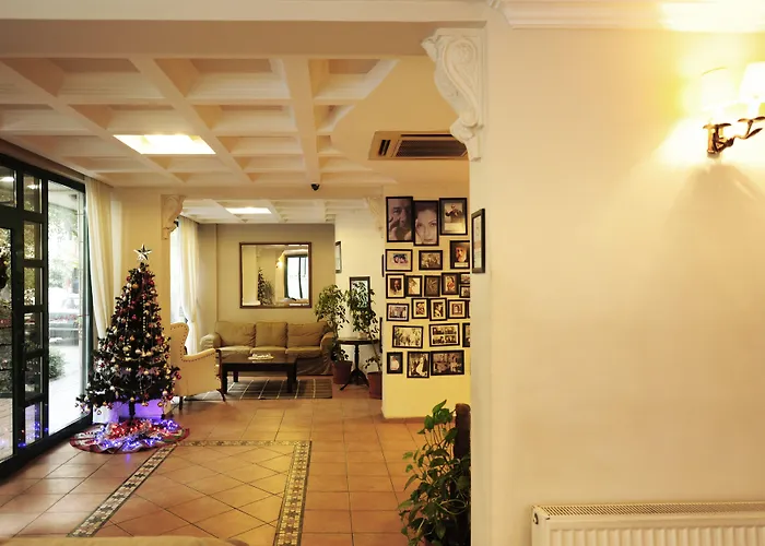 Uestuen Alsancak Hotel 3*