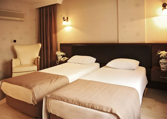 Uestuen Alsancak Hotel 3*