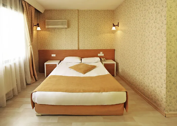 Uestuen Alsancak 3* İzmir