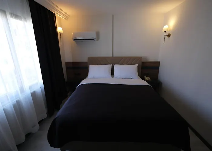 Uestuen Alsancak 3* İzmir