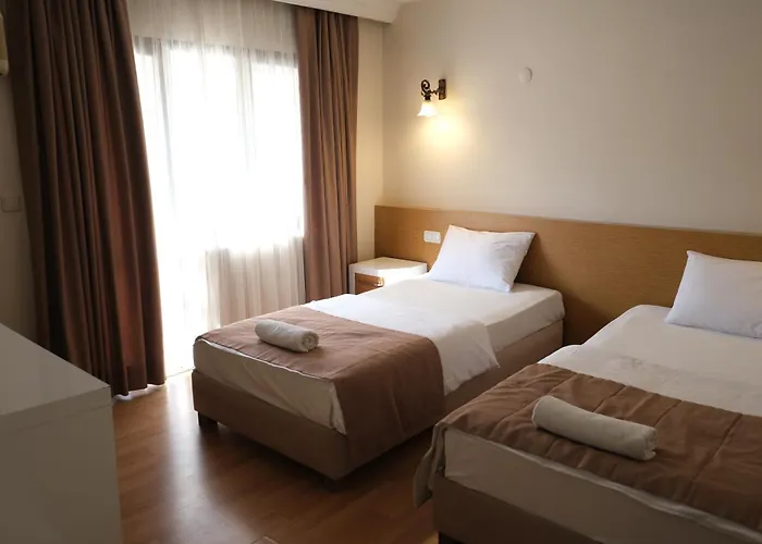 Uestuen Alsancak 3* İzmir