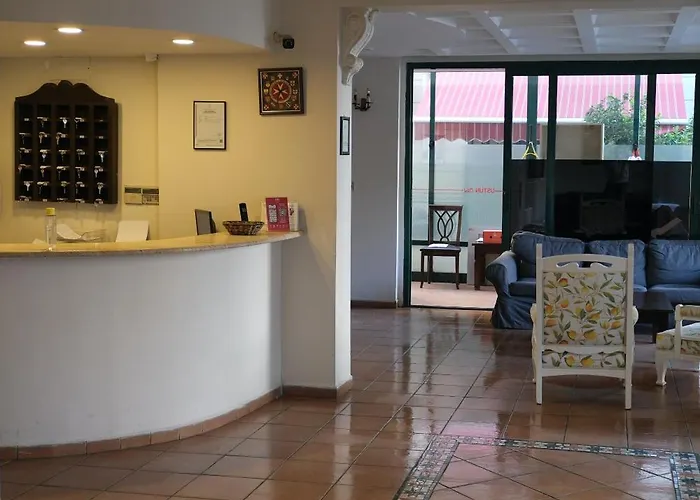 Hotel Uestuen Alsancak