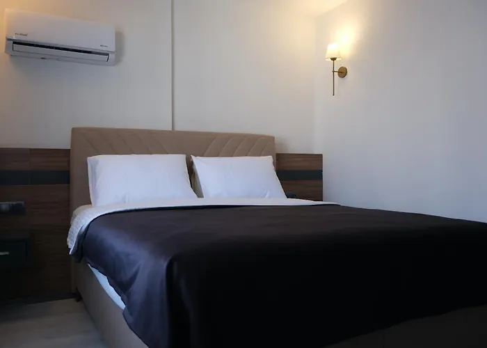 Uestuen Alsancak 3* İzmir