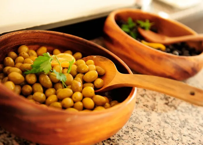 Uestuen Alsancak Hotel 3*