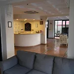 Uestuen Alsancak 3*