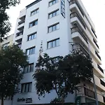Uestuen Alsancak 伊兹密尔