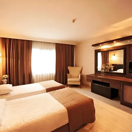 Uestuen Alsancak Otel