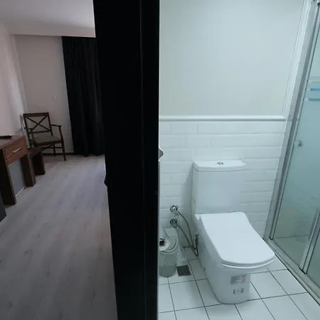 Hotel Uestuen Alsancak